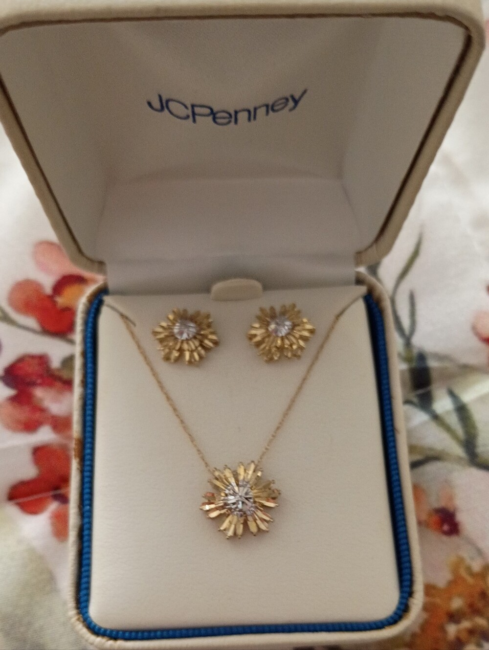 Three Piece Petite Jewelry Set, 10 K Gold, J C Penny